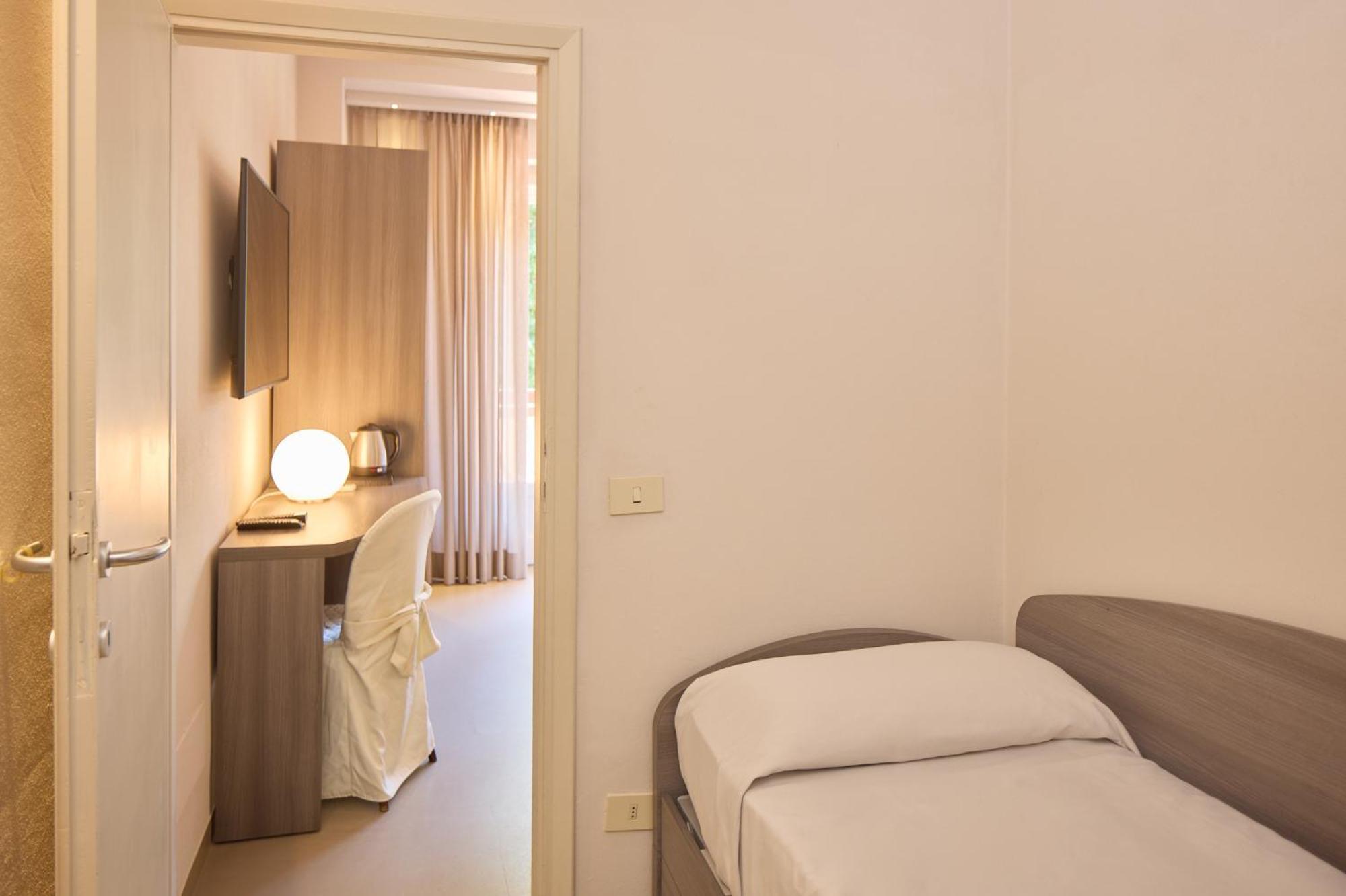 Hotel Crystal Marina di Pietrasanta Exterior photo