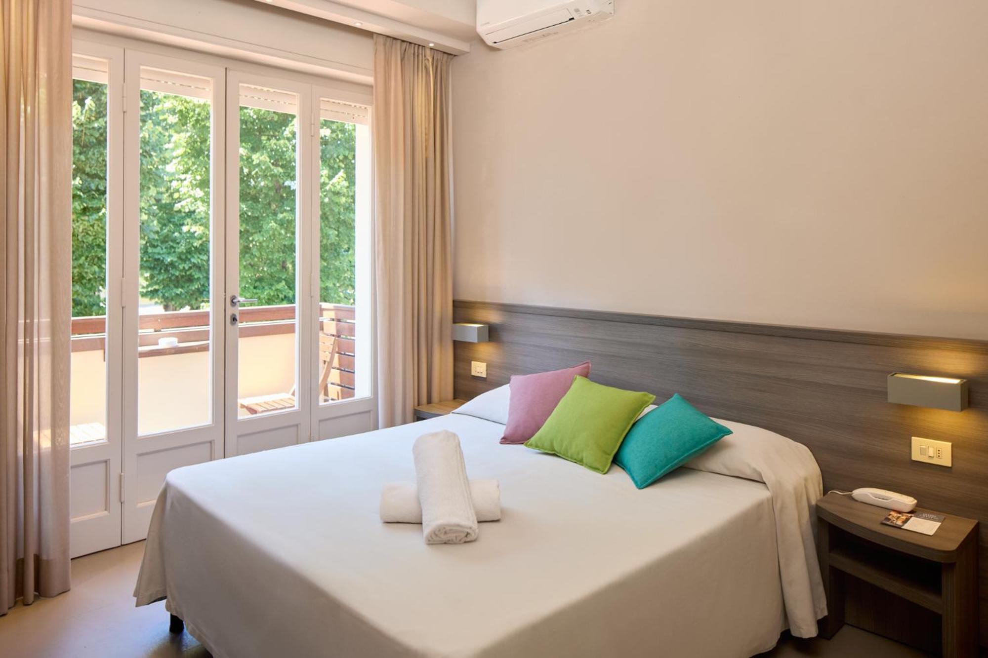 Hotel Crystal Marina di Pietrasanta Exterior photo