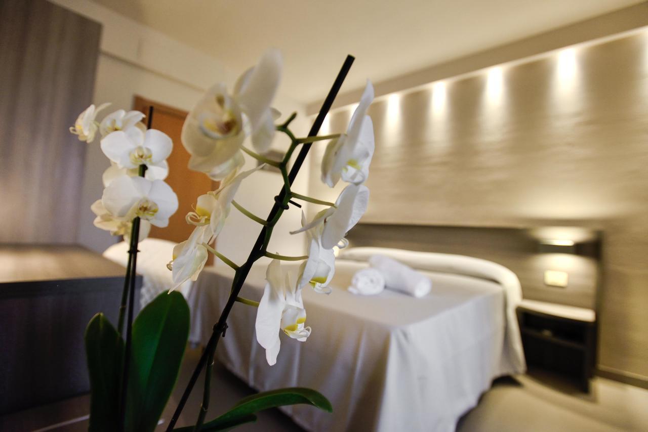 Hotel Crystal Marina di Pietrasanta Exterior photo
