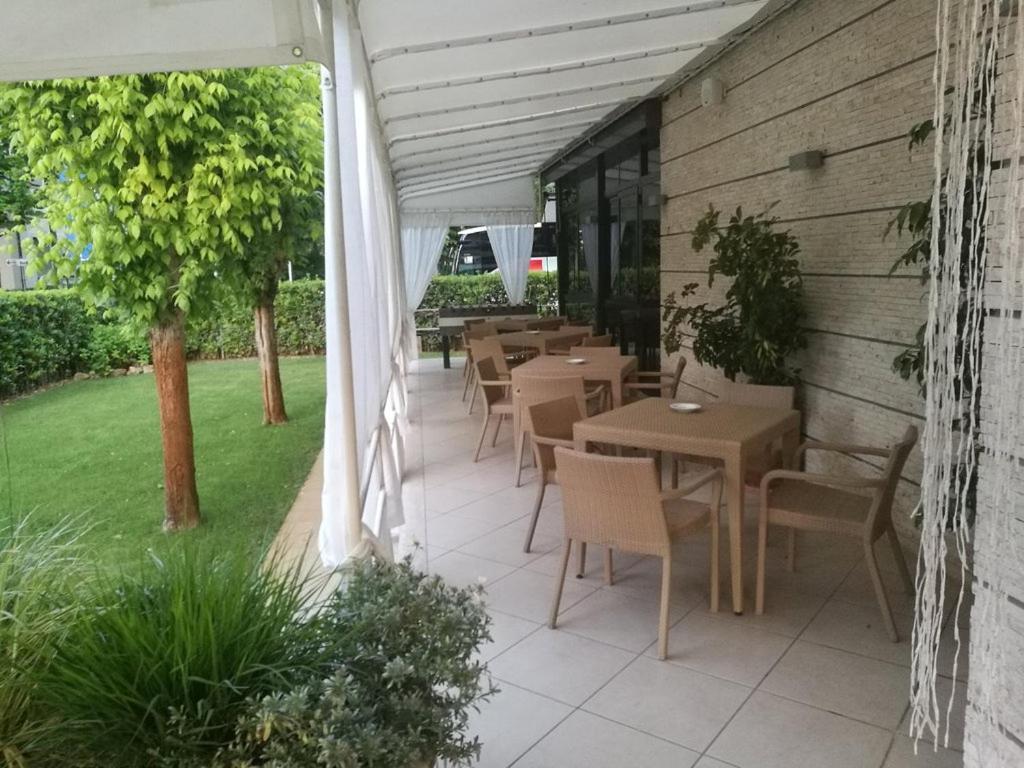Hotel Crystal Marina di Pietrasanta Exterior photo