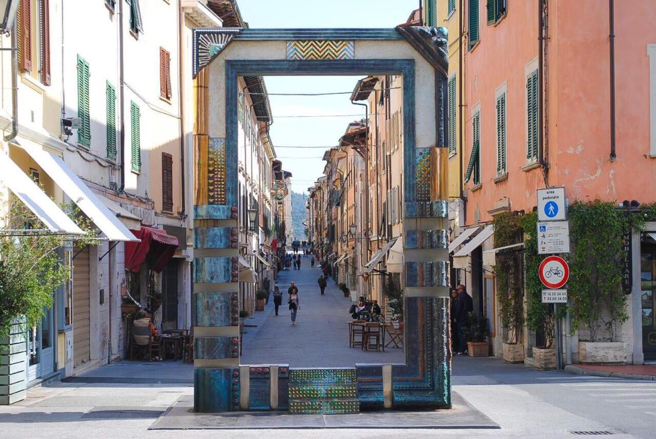 Hotel Crystal Marina di Pietrasanta Exterior photo